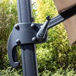 Parasol Déporté 3x3m Et 4 Dalles Lestées Aluminium Taupe -Jardinage Fournitures Soldes 6496c97858d532.68221808